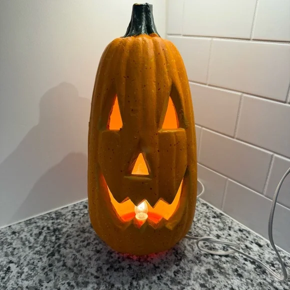 Vintage Halloween Light up Jack O Lantern Pumpkin - Picture 2 of 5